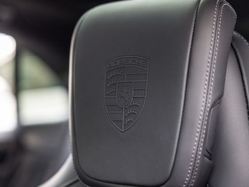 Certified 2025 Porsche Macan Electric RWD image 29