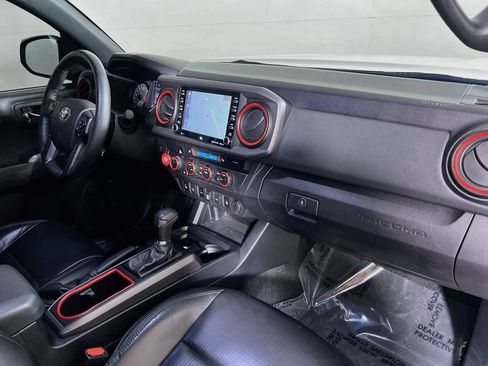 Used 2021 Toyota Tacoma TRD Off-Road w/ TRD Premium Off Road Package AWD/4WD image 27