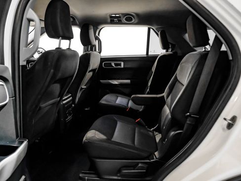 Used 2023 Ford Explorer XLT RWD image 37