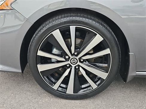 Used 2020 Nissan Altima 2.5 SR w/ Premium Package image 13