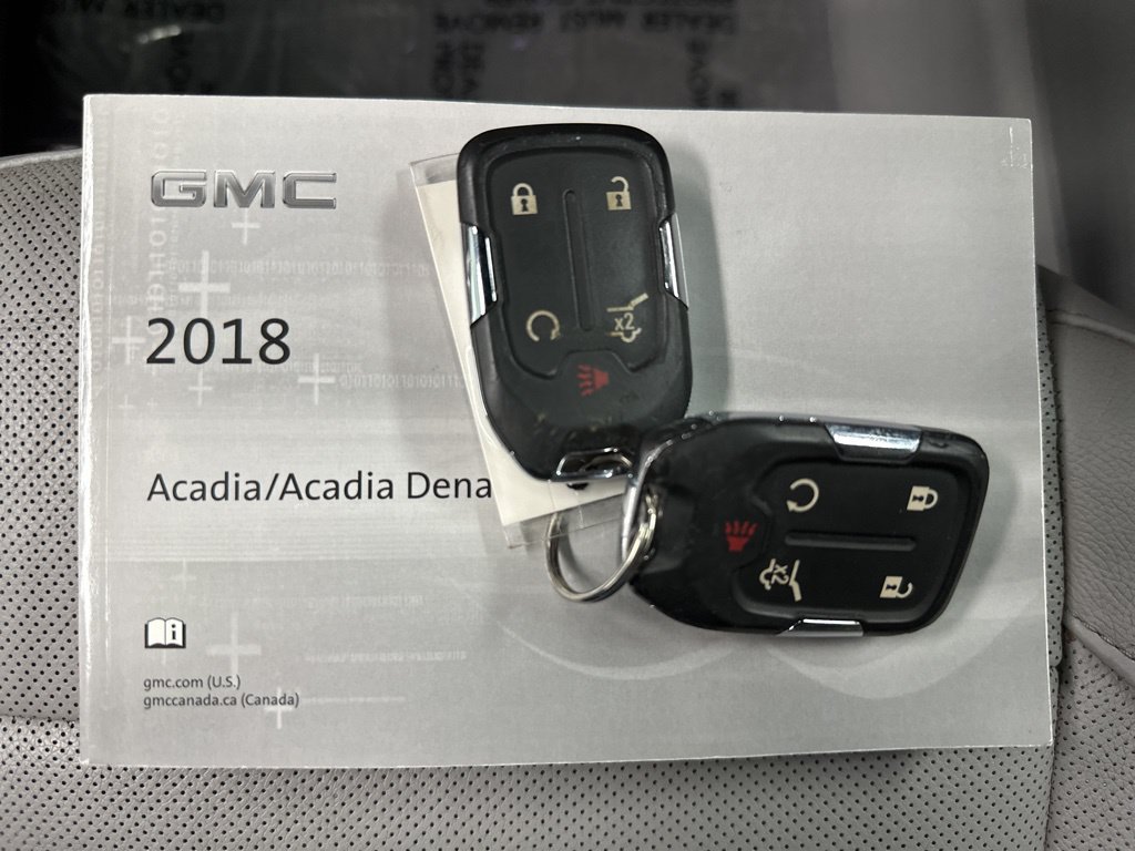 Used 2018 GMC Acadia SLT AWD/4WD image 40