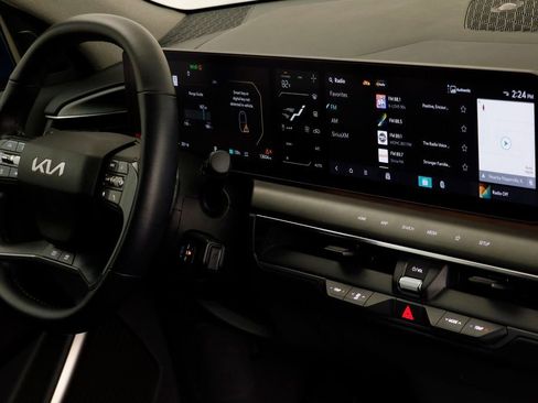 Used 2024 Kia EV9 Land image 25