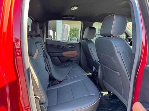 Used 2024 GMC Canyon AT4 w/ AT4 Premium Package AWD/4WD image 10