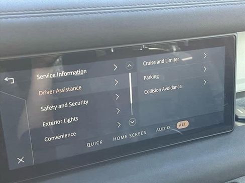 Used 2020 Land Rover Defender 110 SE image 19