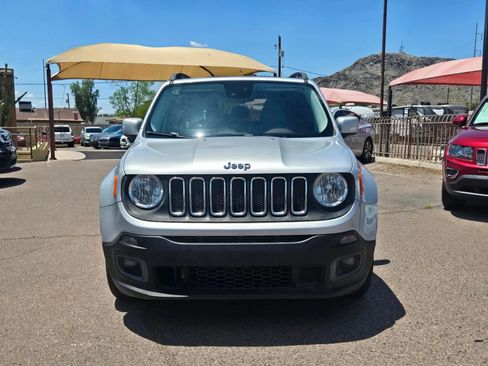Used 2015 Jeep Renegade Latitude w/ Popular Equipment Group FWD image 2