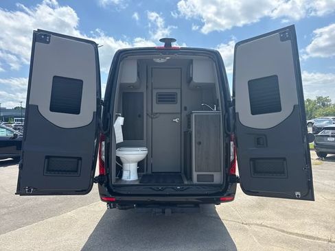 Used 2024 Mercedes-Benz Sprinter 3500 image 9