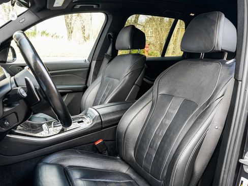 Used 2020 BMW X5 M50i w/ Premium Package image 18