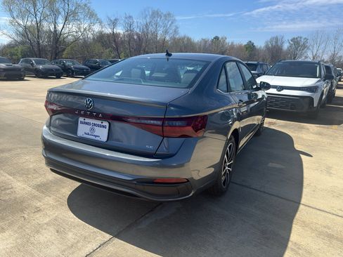 New 2026 Volkswagen Jetta SE FWD image 5
