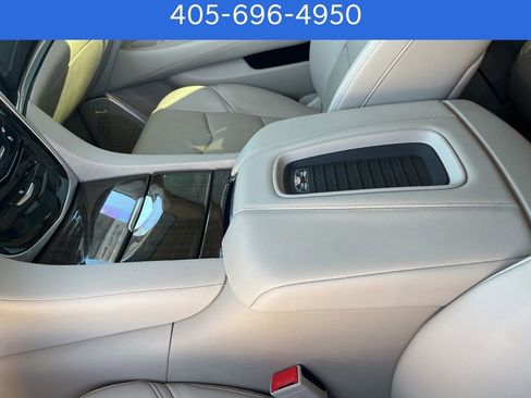 Used 2020 Cadillac Escalade Premium Luxury w/ LPO, Radiant Package image 16