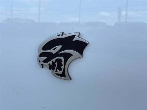 Used 2015 Dodge Challenger SRT Hellcat image 36