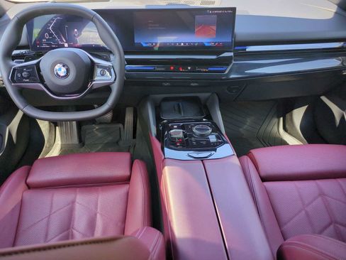 Used 2024 BMW 530i xDrive w/ Premium Package AWD/4WD image 19