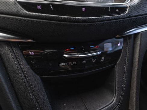 Used 2021 Cadillac XT5 Premium Luxury image 18