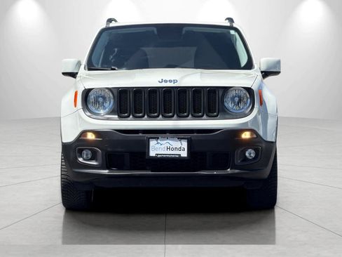 Used 2017 Jeep Renegade Latitude w/ Popular Equipment Group AWD/4WD image 10