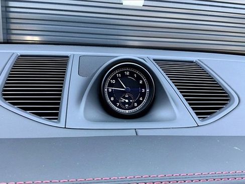 New 2025 Porsche Macan image 30