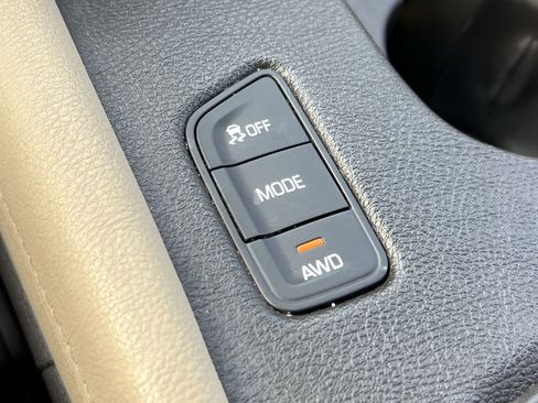 Used 2017 Cadillac XT5 Luxury w/ LPO, Wheel Lock Package image 33