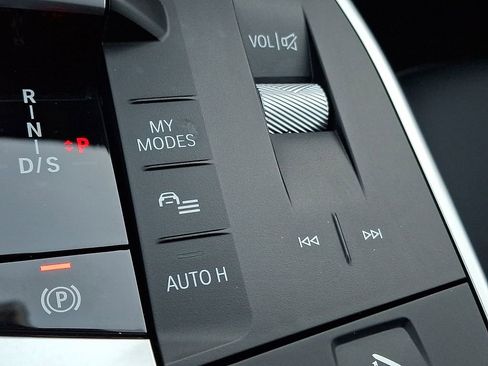 Used 2025 BMW X2 xDrive28i w/ Premium Package image 21