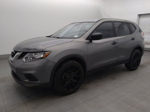 Used 2016 Nissan Rogue S image 2