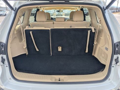 Used 2016 Toyota Highlander XLE image 17