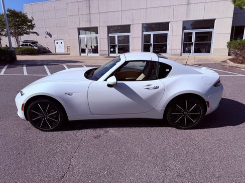 Used 2024 MAZDA MX-5 Miata RF Grand Touring RWD image 16
