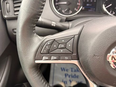 Used 2018 Nissan Rogue SV AWD/4WD image 24