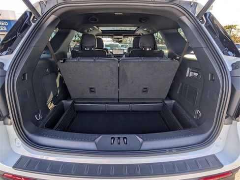 Used 2025 Ford Explorer ST image 12