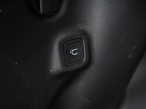 Used 2018 Jeep Compass Limited w/ Navigation Group FWD image 21