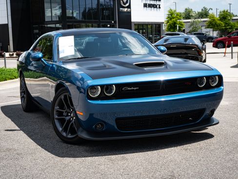 Used 2023 Dodge Challenger R/T Scat Pack w/ Plus Package RWD image 2
