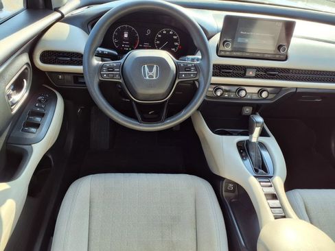 Used 2023 Honda HR-V LX image 2