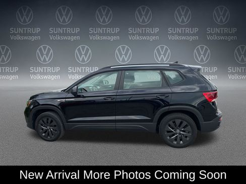Used 2023 Volkswagen Taos S FWD image 2