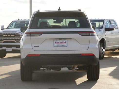 New 2025 Jeep Grand Cherokee Limited image 8