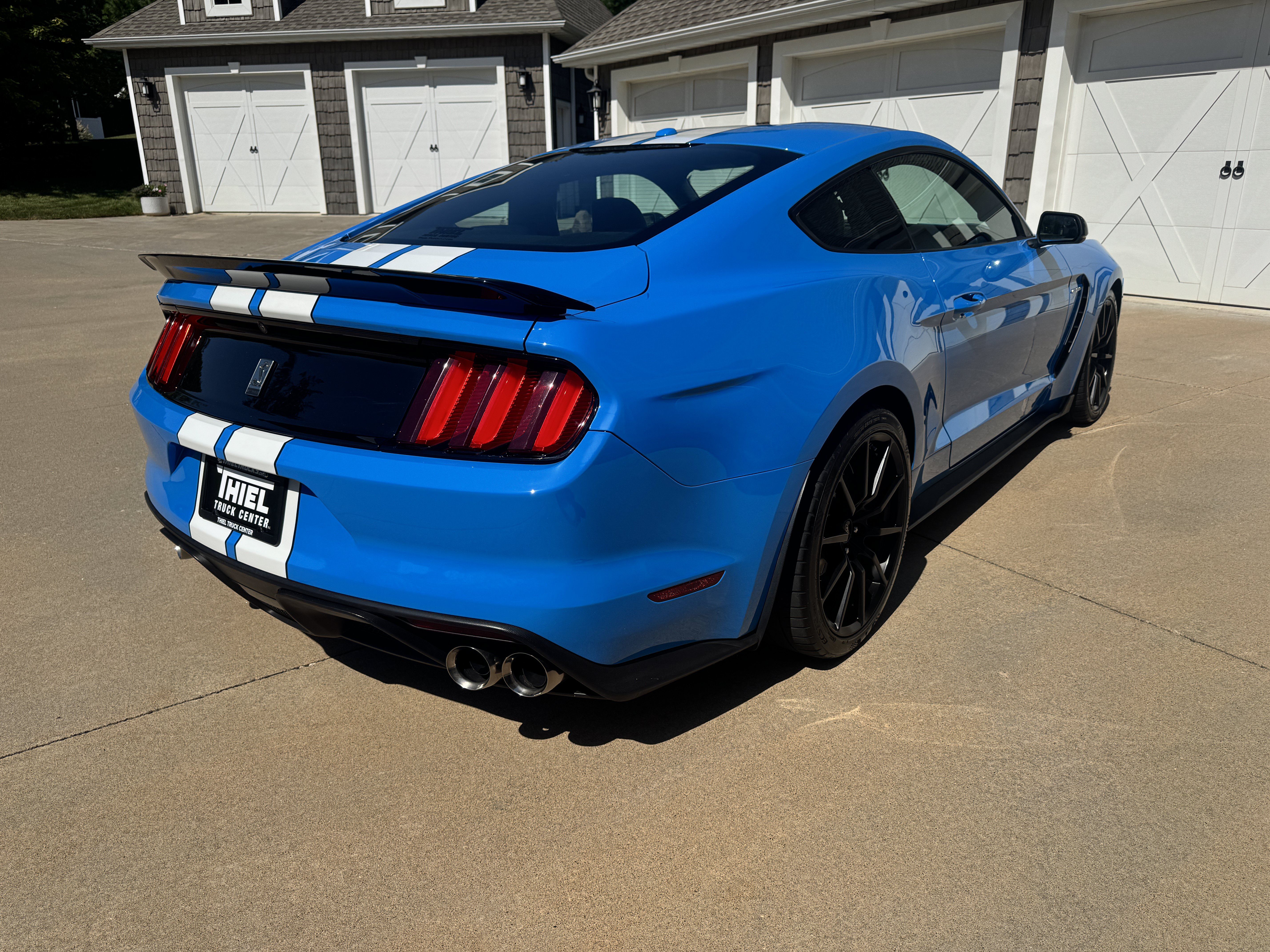 Used 2017 Ford Mustang Shelby GT350 RWD image 6