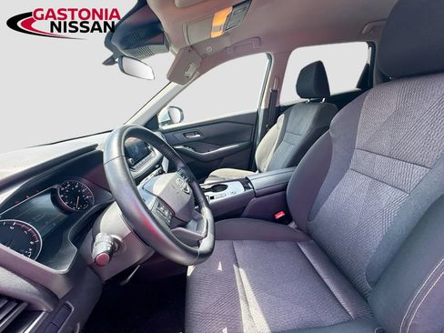 Used 2025 Nissan Rogue SV FWD image 26