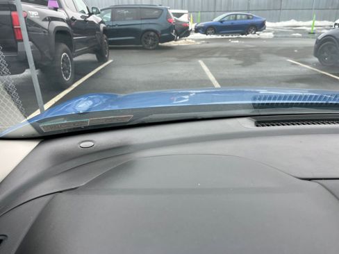 Used 2025 Nissan Sentra SV image 33