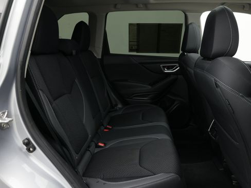 Used 2023 Subaru Forester Premium AWD/4WD image 38