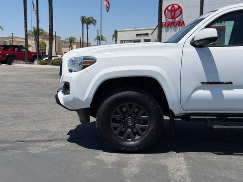 Used 2022 Toyota Tacoma SR5 RWD image 22