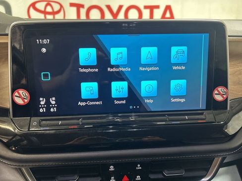 Used 2025 Volkswagen Atlas SE AWD/4WD image 27