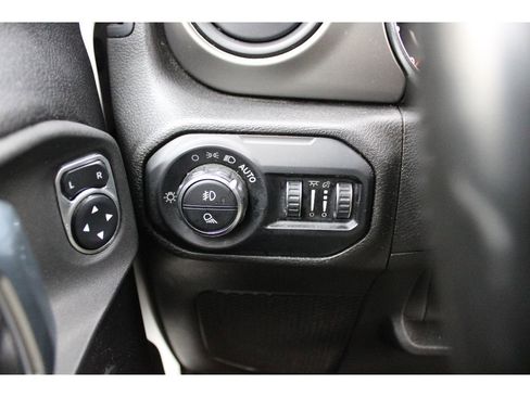 Certified 2021 Jeep Gladiator Willys image 24