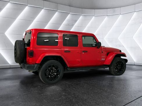 Used 2023 Jeep Wrangler Unlimited Sahara w/ Cold Weather Group AWD/4WD image 4