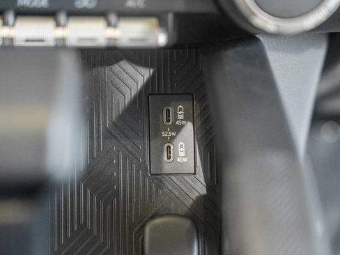 Used 2025 Toyota 4Runner SR5 AWD/4WD image 24