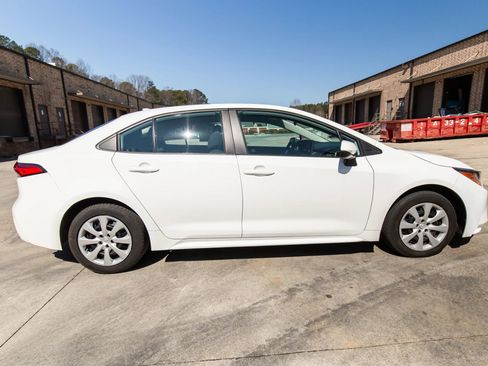 Used 2022 Toyota Corolla LE FWD image 13