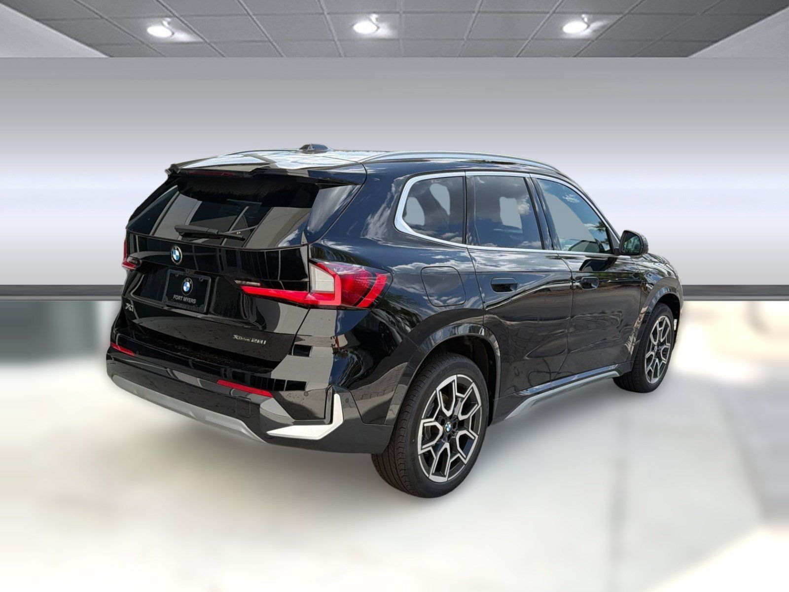 Used 2026 BMW X1 xDrive28i w/ Technology Package AWD/4WD image 9