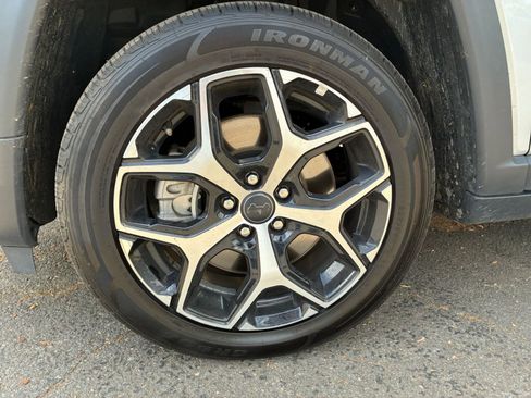 Used 2025 Jeep Compass Limited image 30