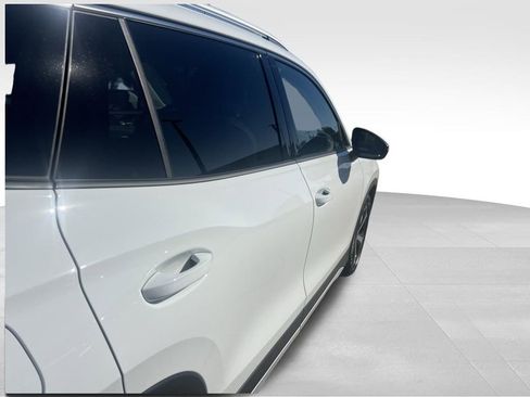 New 2026 Volkswagen Tiguan SE image 32