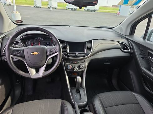 Certified 2019 Chevrolet Trax LT w/ LT Convenience Package AWD/4WD image 15