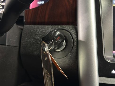 Used 2014 Ford Edge Limited image 25