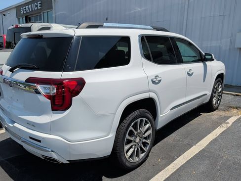 Used 2023 GMC Acadia Denali AWD/4WD image 4