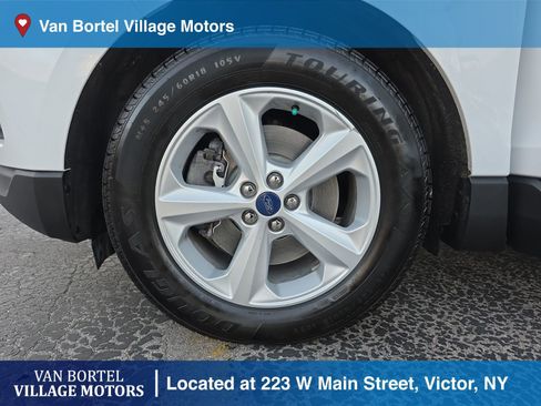 Used 2020 Ford Edge SE image 26