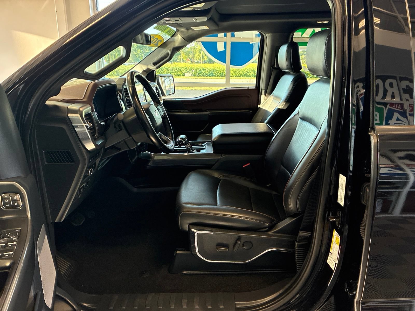 Used 2022 Ford F150 Lariat AWD/4WD image 16