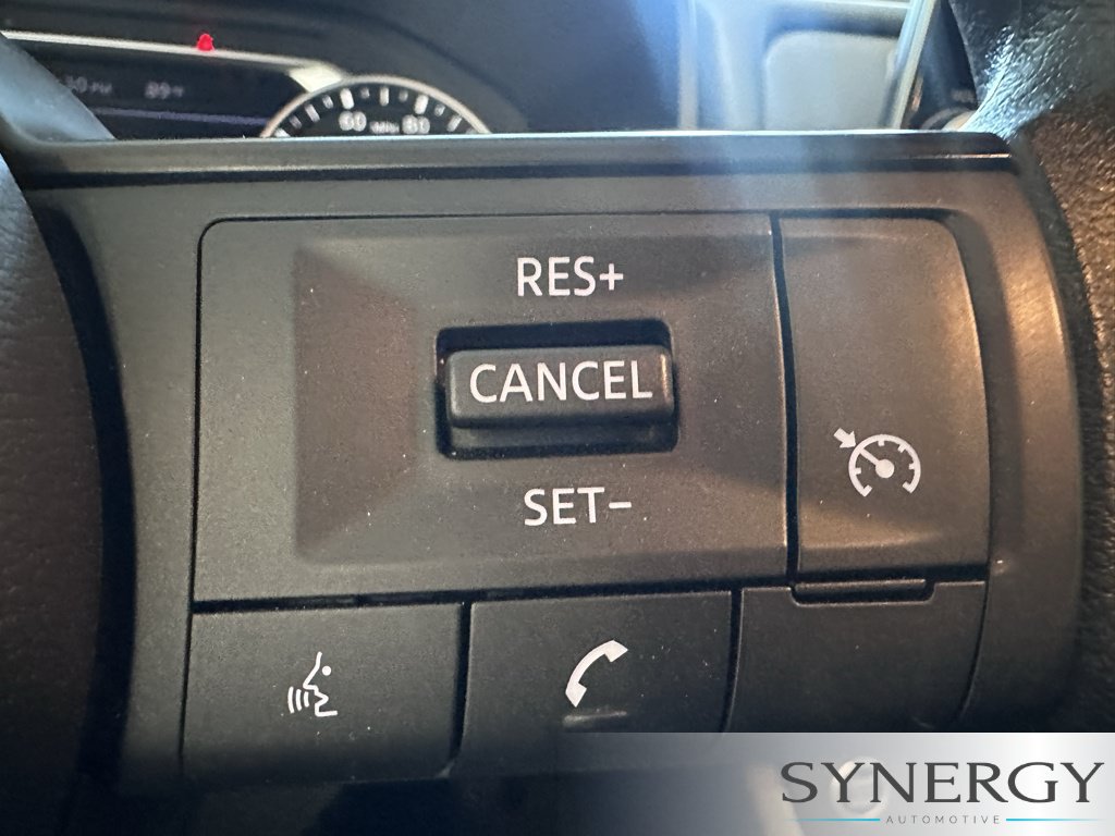 Used 2023 Nissan Rogue S FWD image 13
