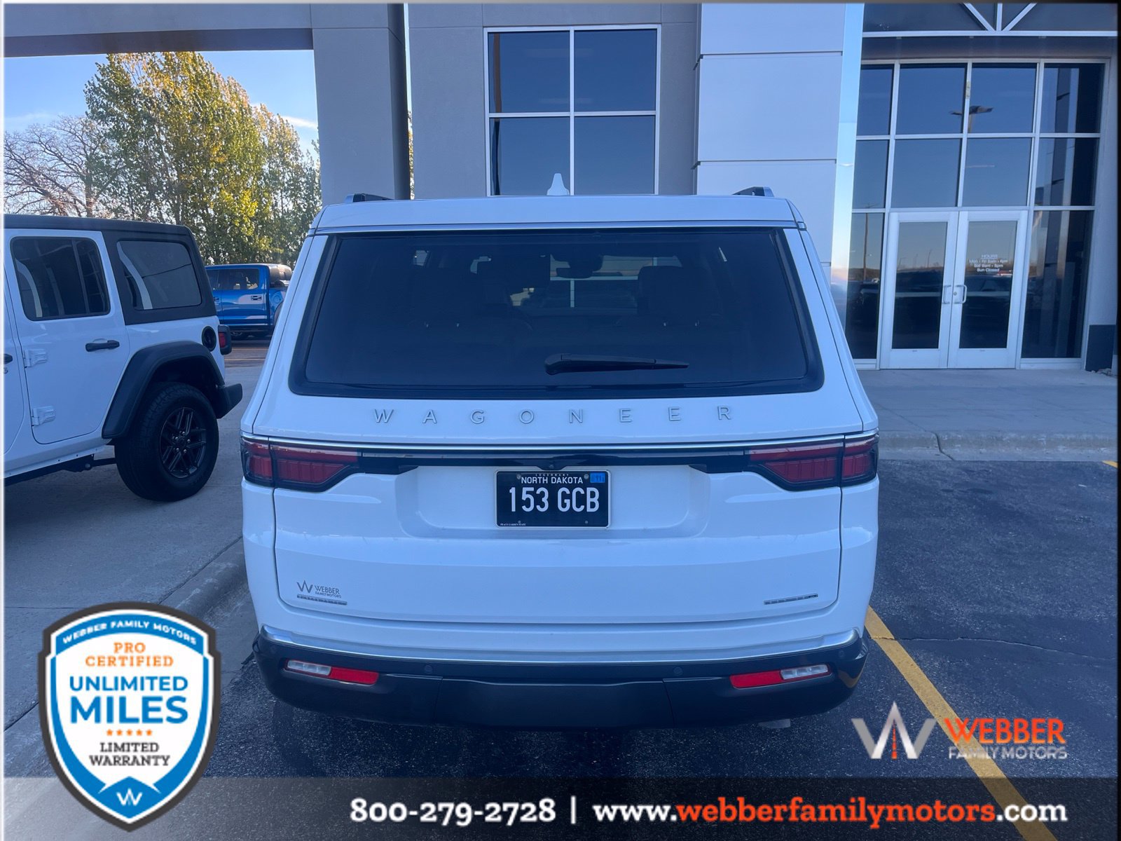 Used 2022 Jeep Wagoneer Series III w/ Premium Group I AWD/4WD image 6